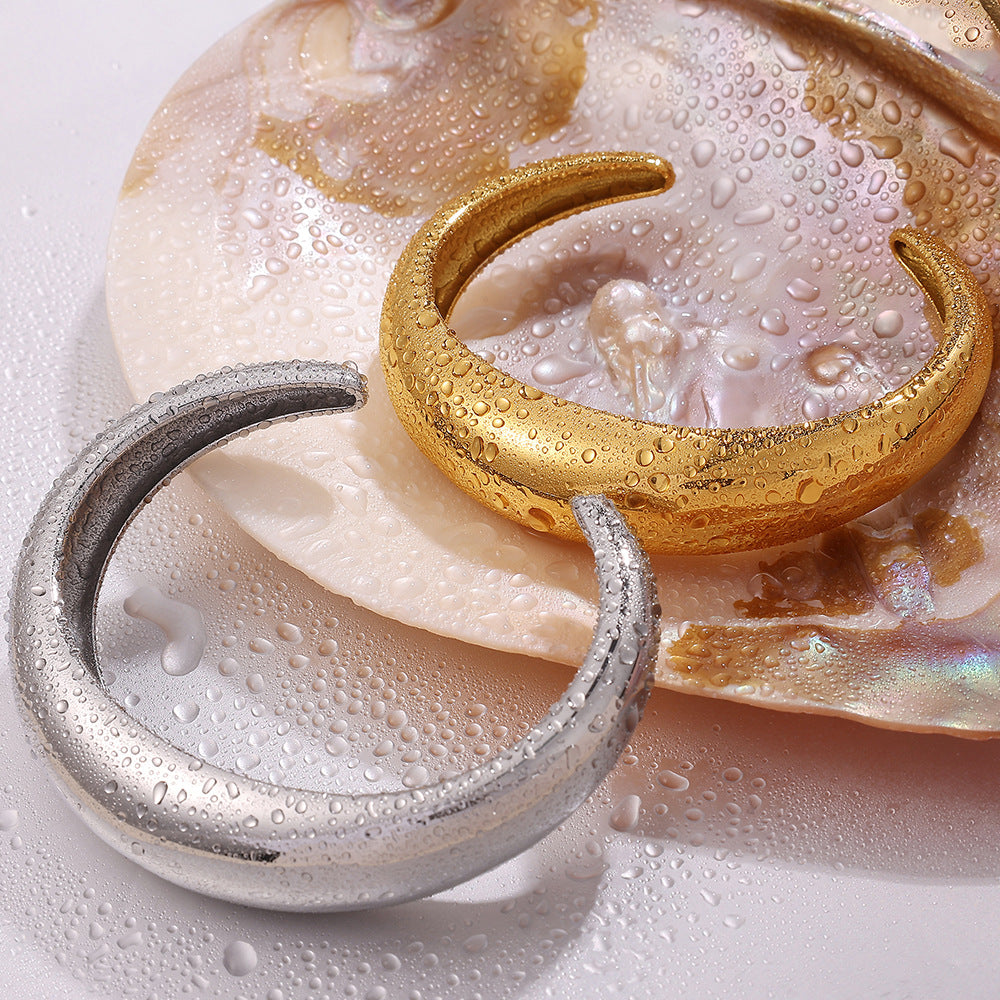 Brazalete Abierto Bañado en Oro 18K - Acero Inoxidable