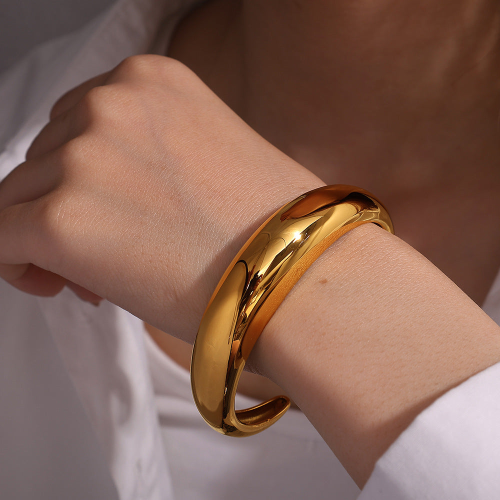 Brazalete Abierto Bañado en Oro 18K - Acero Inoxidable